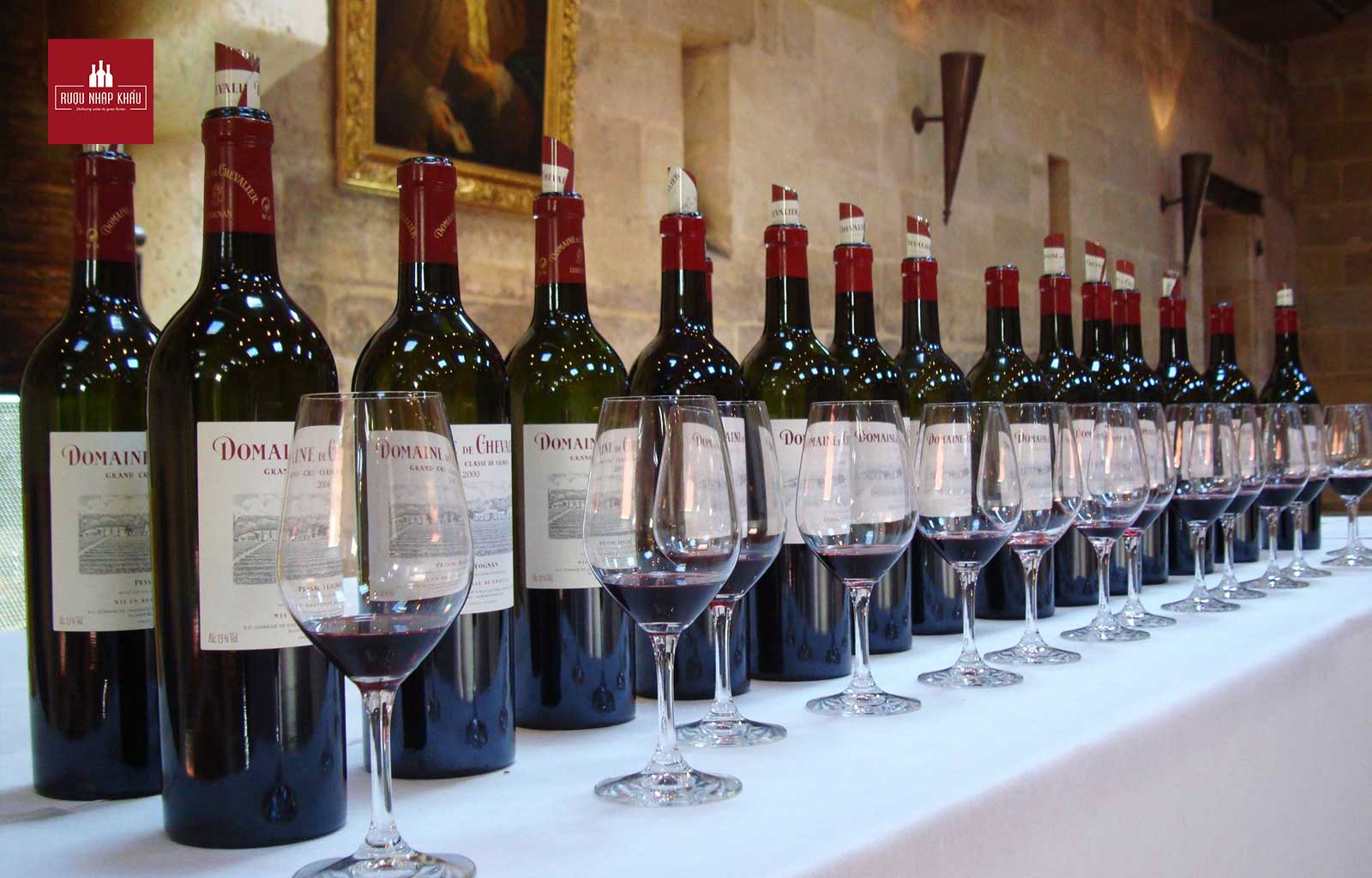 Domaine de Chevalier Red - chai rượu vang cao cấp từ Pháp 2