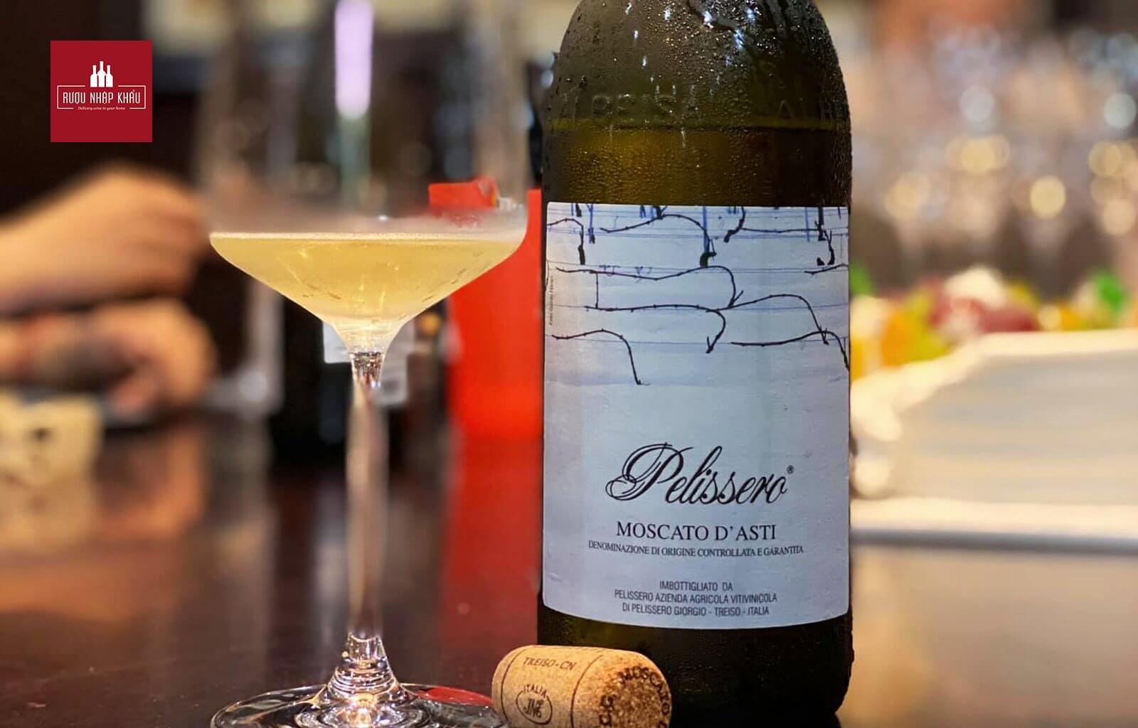 Rượu vang Moscato d’Asti